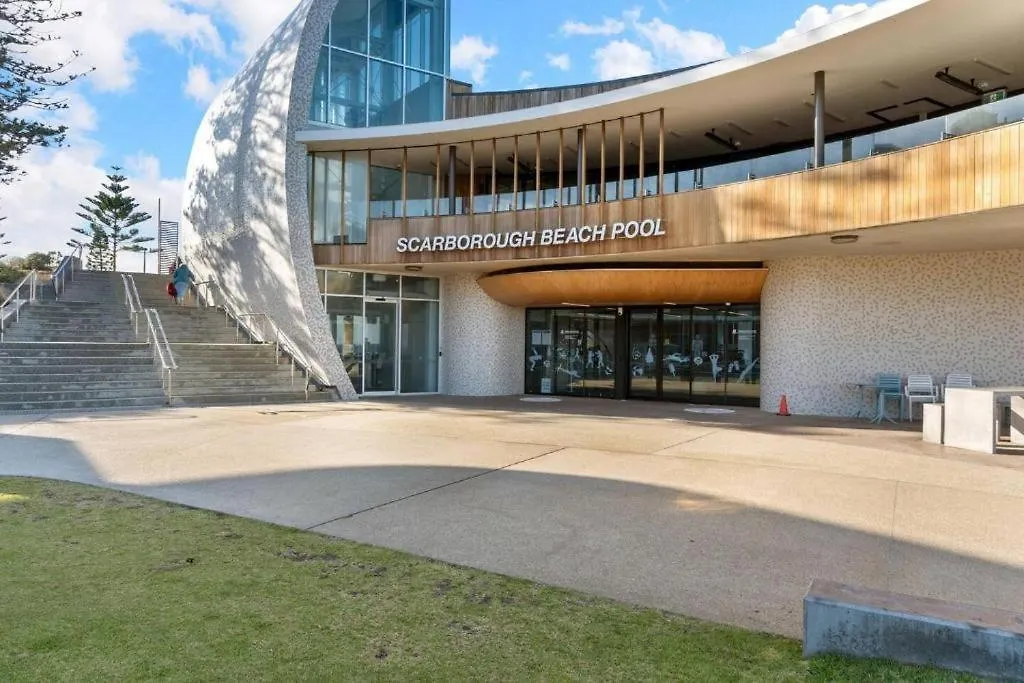 Coastal Living Iconic Scarborough Beach Perth Appartamento