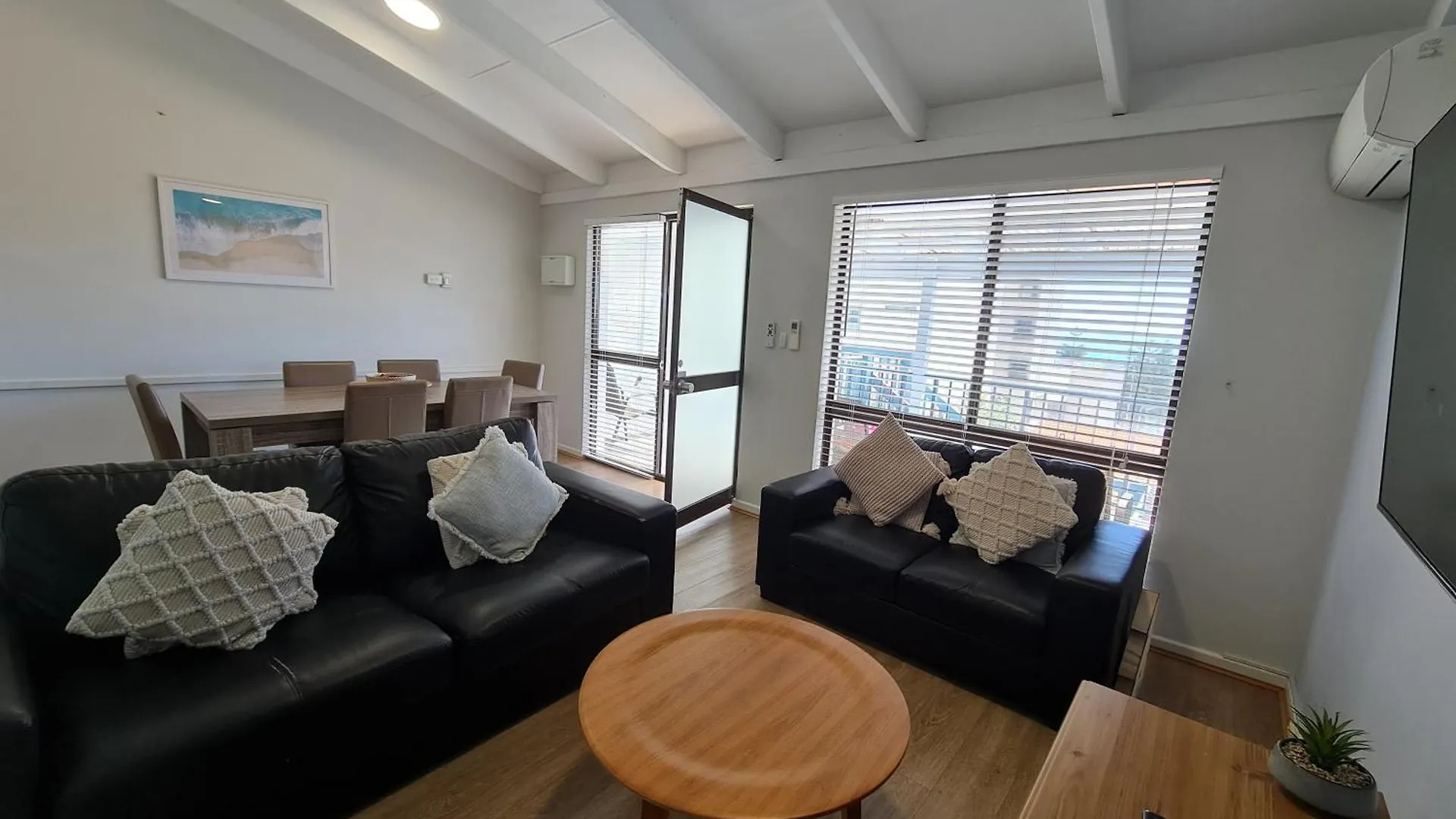 Coastal Living Iconic Scarborough Beach Perth Appartamento