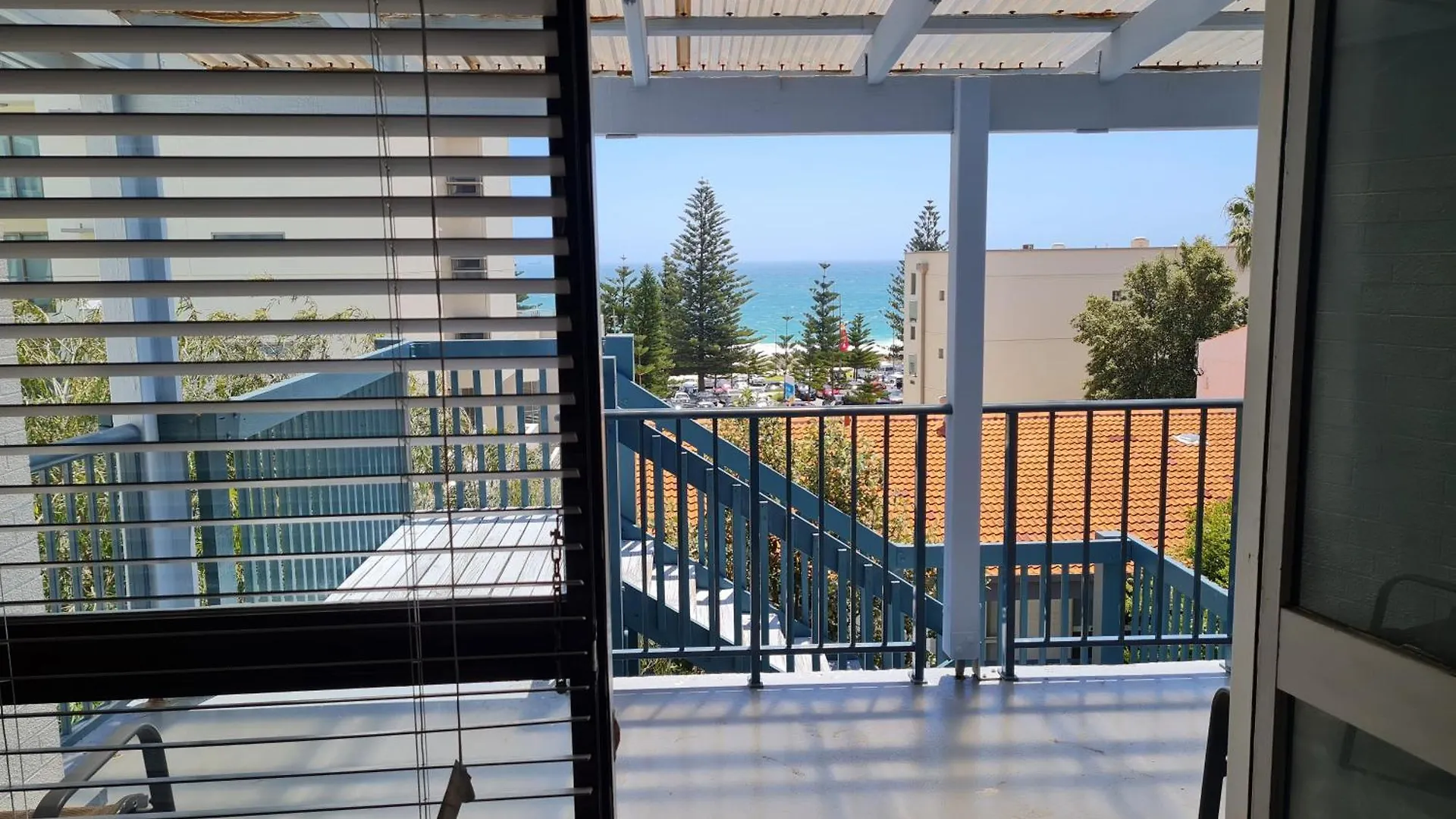 Coastal Living Iconic Scarborough Beach Perth